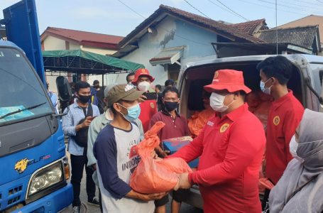 Kebakaran Kelurahan Baloi Kota Batam, Posko Bantuan Penanganan Covid 19 Serahkan Ratusan Sembako