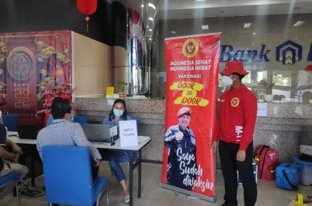 Binda Kepri Gelar Vaksinasi Booster Serentk Bagi Petugas Perbankan di Batan